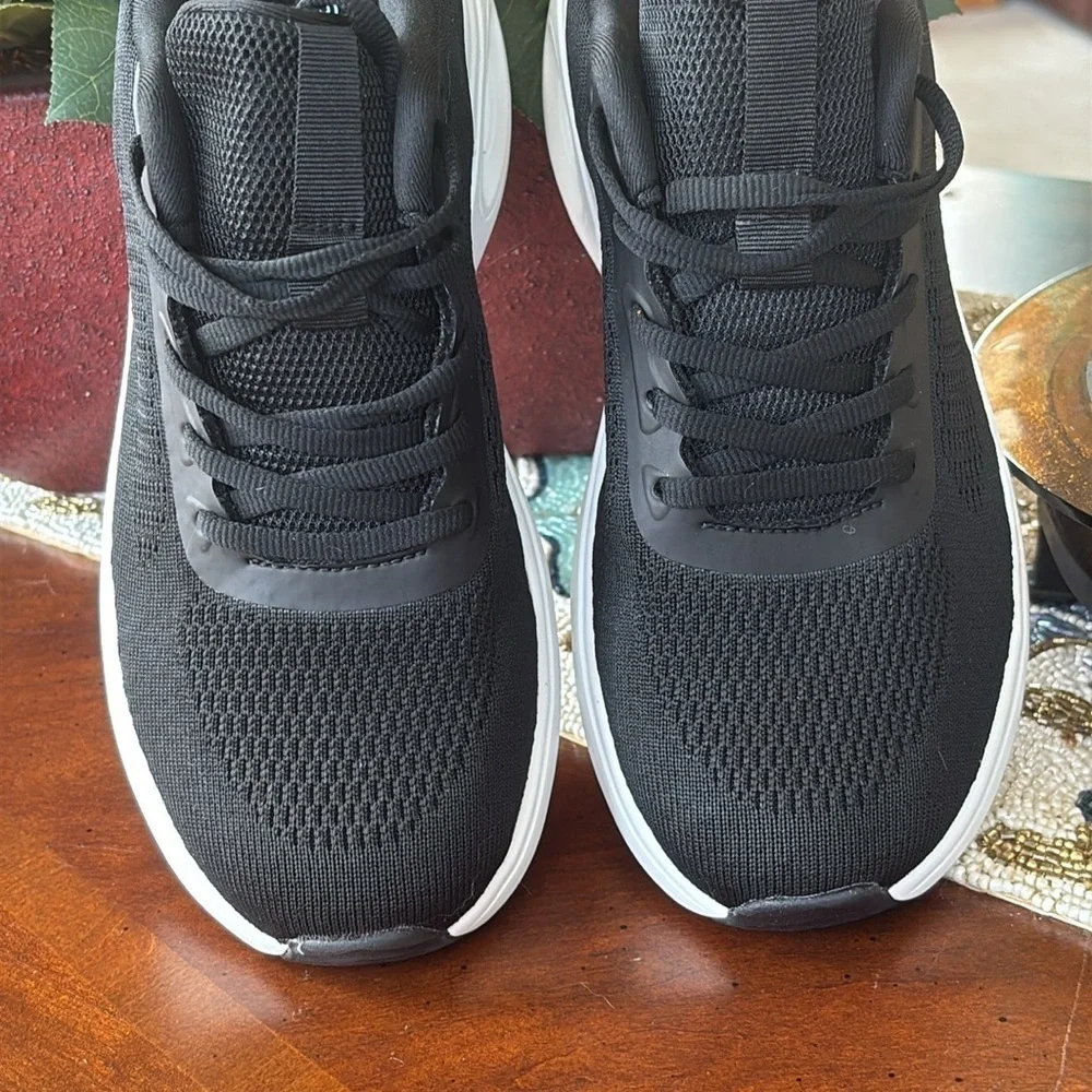 Brand New Cushion Support Sneakers Black White Lightweight Athletic Tennis Shoe